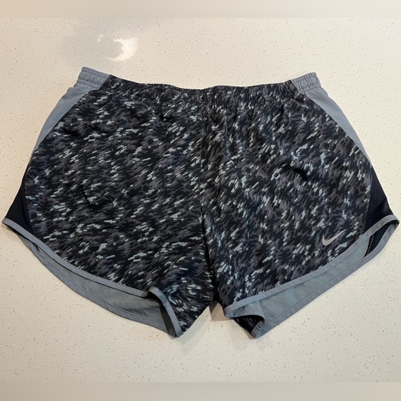 Nike Tempo Running Shorts Size Small - Picture 1 of 4